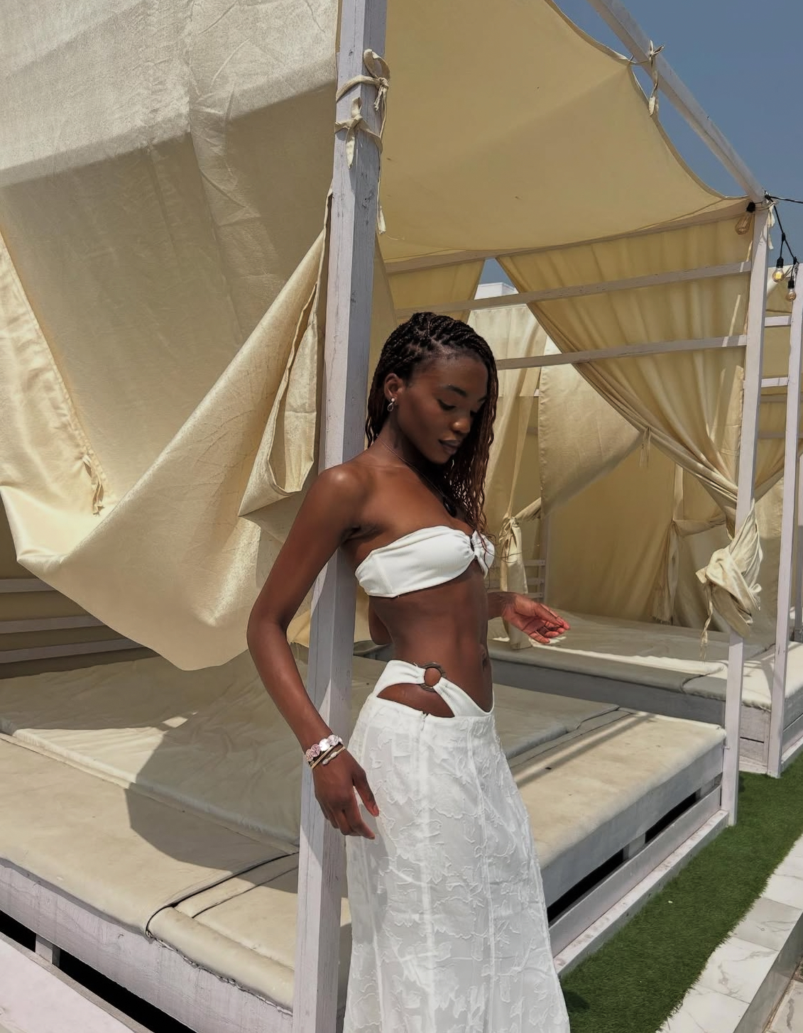 Woman dressed for holiday girls trip — With Jacq AI personal stylist outfit suggestion